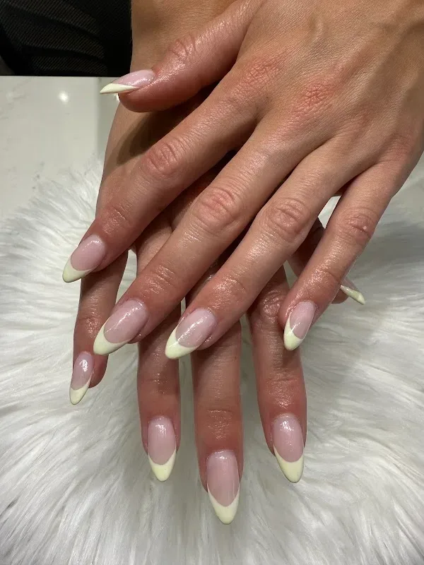 La Belle Nail Salon Vancouver ( Zero Gravity Pedi/ Gel X-Builder Gel-Waxing-Spa Pedi) — Nail salon in Vancouver